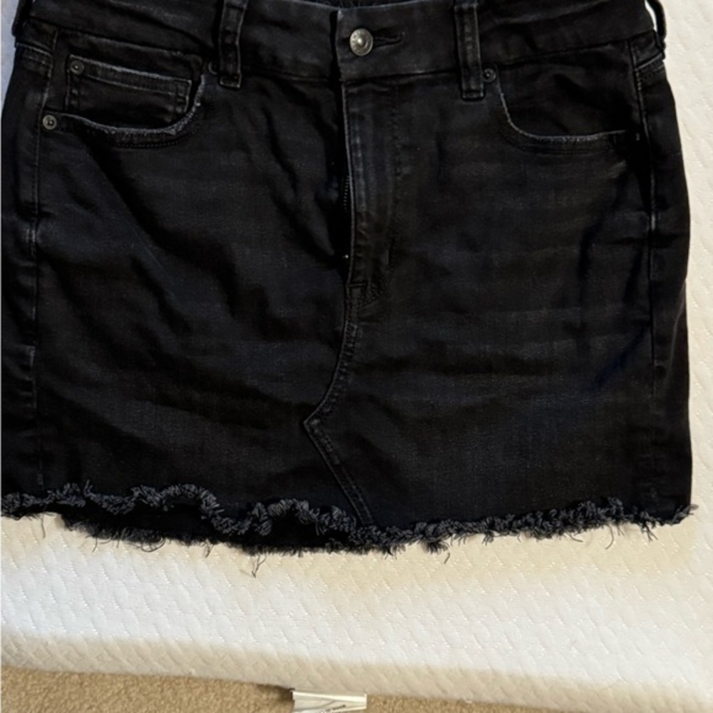 American Eagle Black Denim Skirt. Size 10